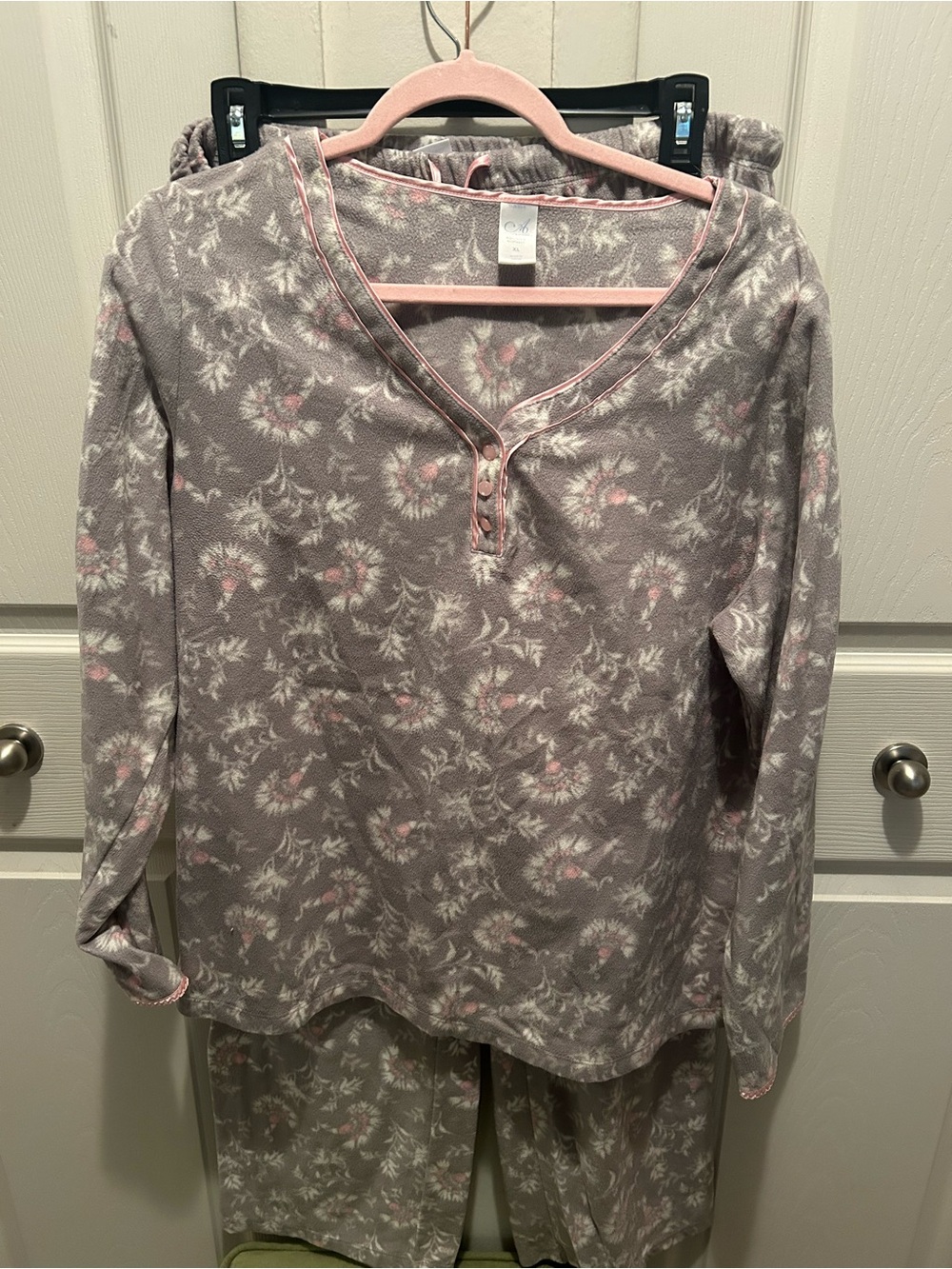 Adonna Gray and Pink Floral Long-Sleeve Pajama Set Size XL